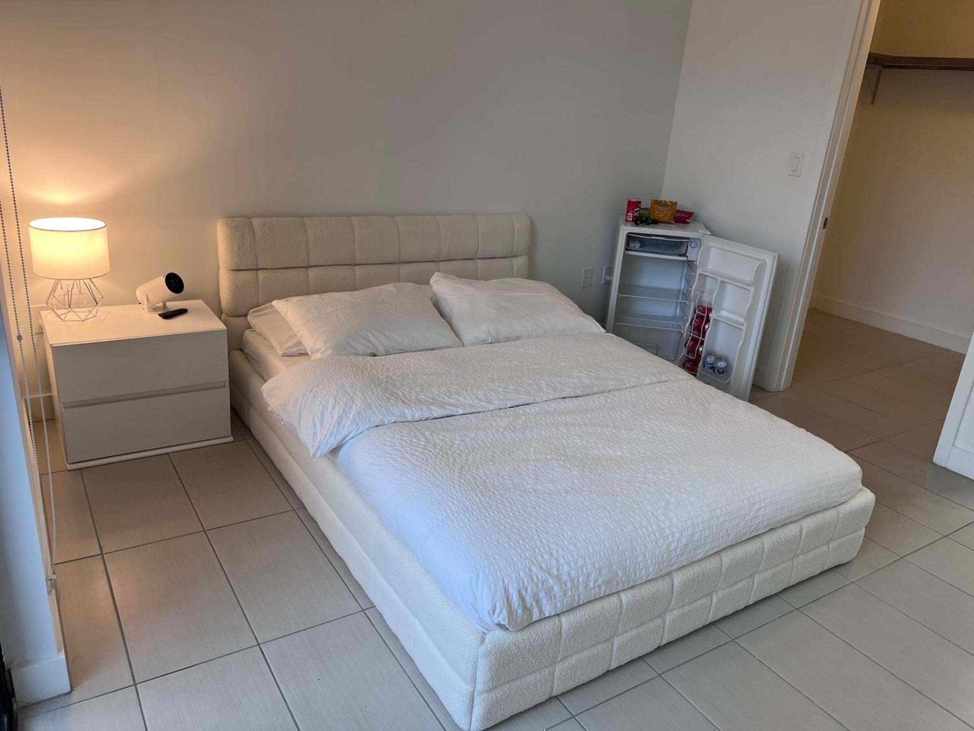 Master Bed Room In Calle Ocho Miami Exterior photo