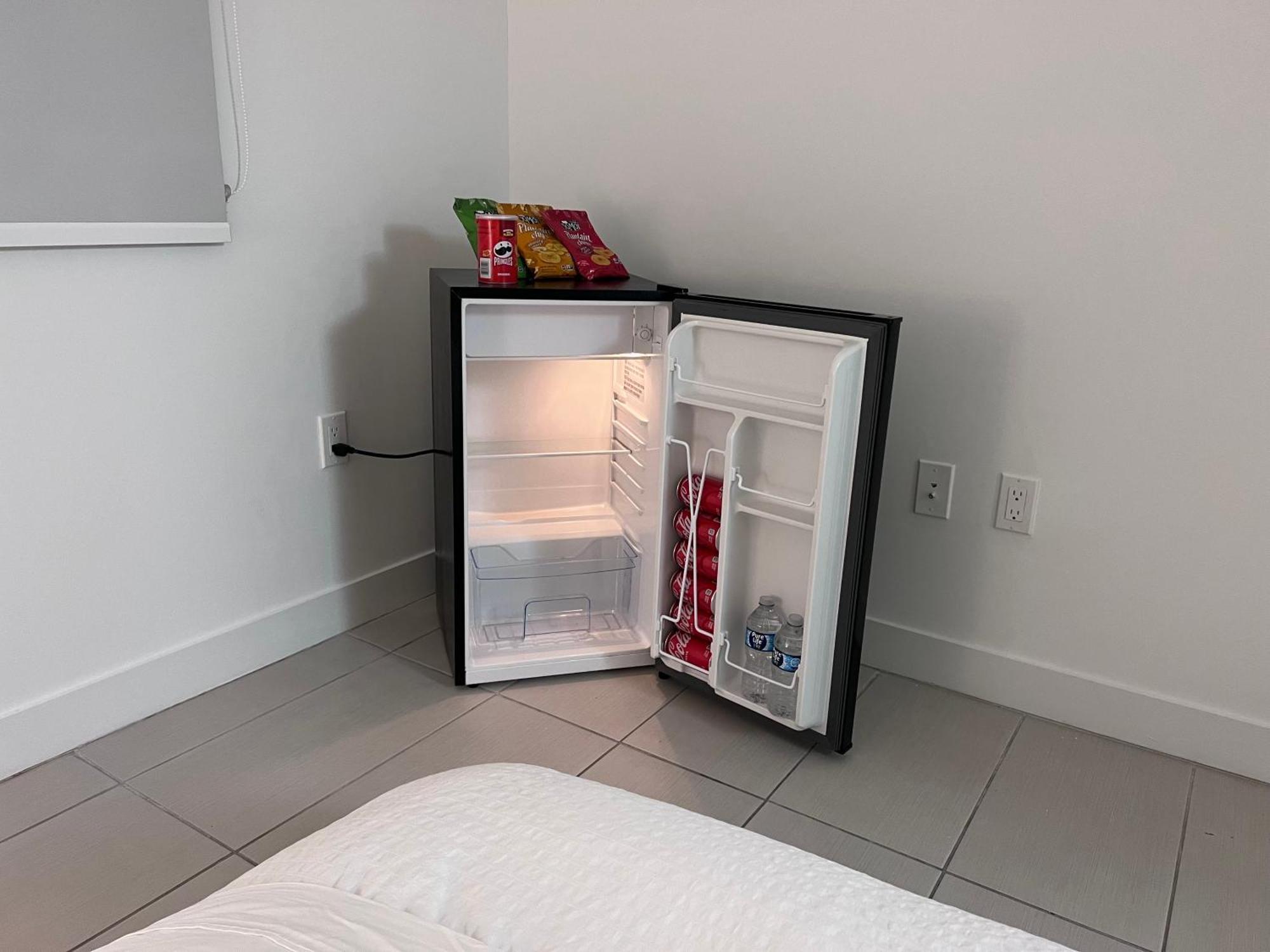 Master Bed Room In Calle Ocho Miami Exterior photo